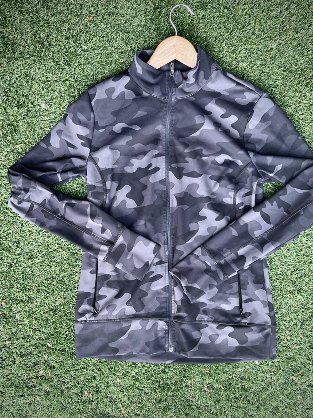 Lolë Camo Zip-Up Activewear Jacket – Stretch, Size S